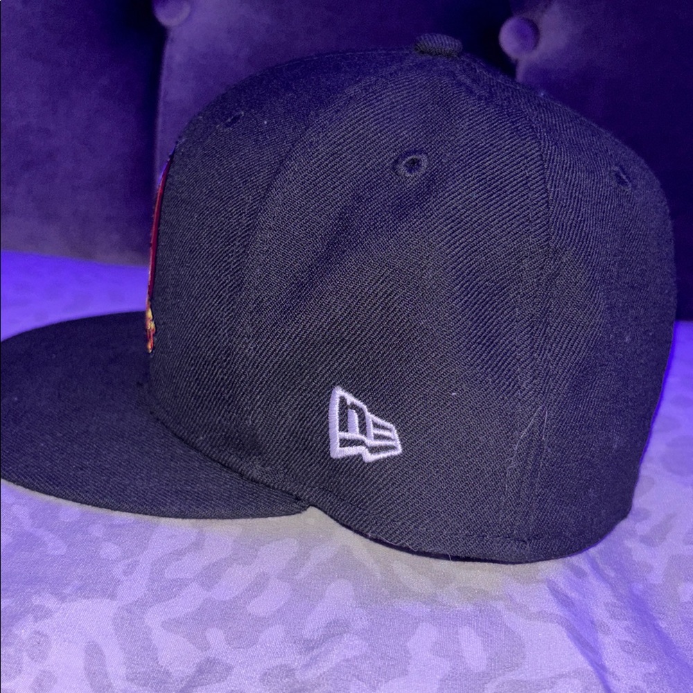 New Era Black 59FIFTY Fitted looney tunes Hat - Picture 3 of 4